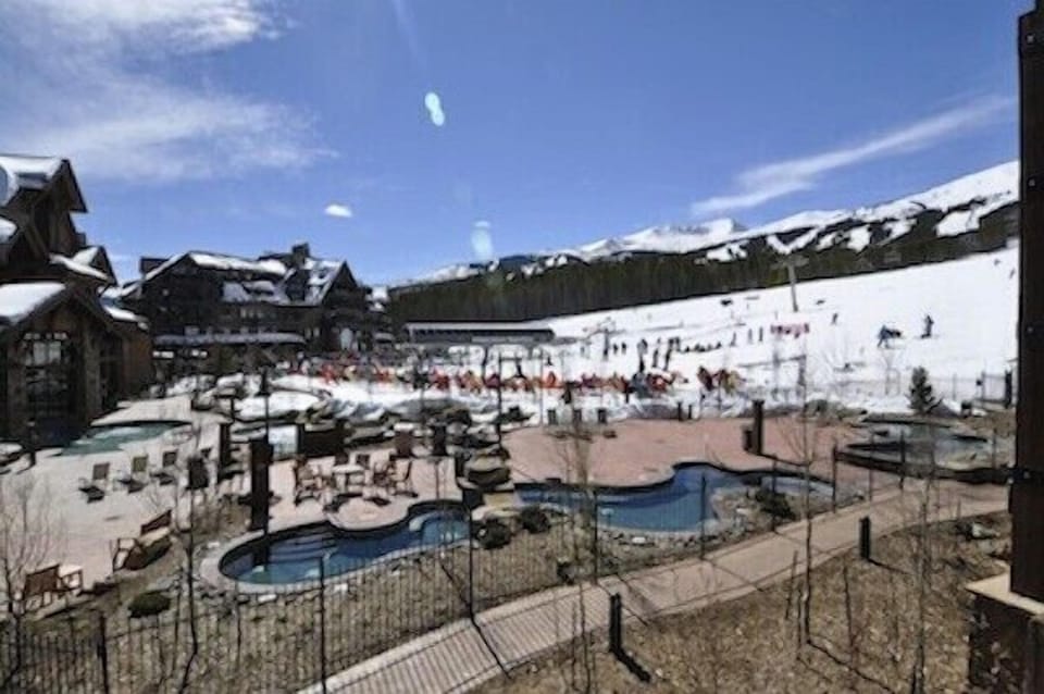 Outdoor pools and BBQ(Independence Super Chair in the background)