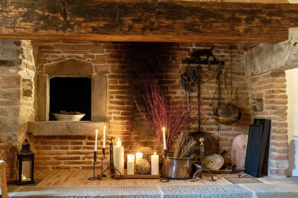 antique fireplace with pizza oven