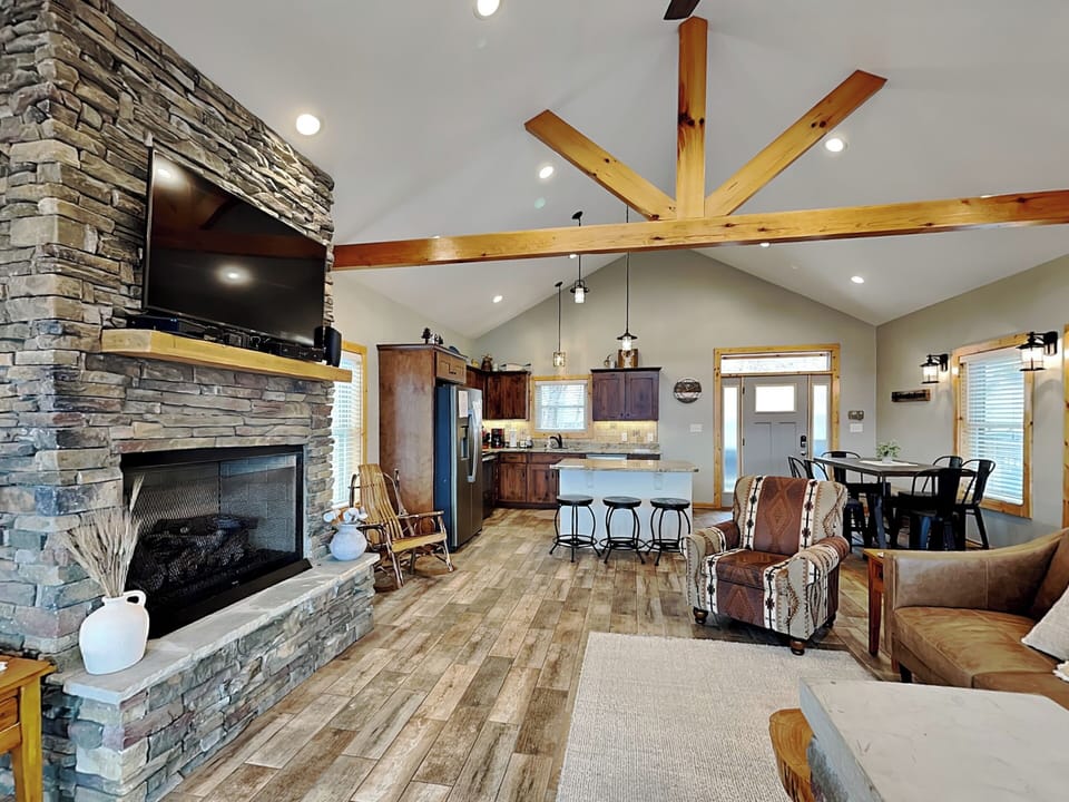 Open and Inviting Floor Plan, First Floor