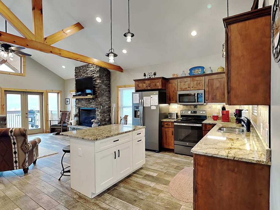 Fully Equipped Kitchen with Stainless Steel Appliances