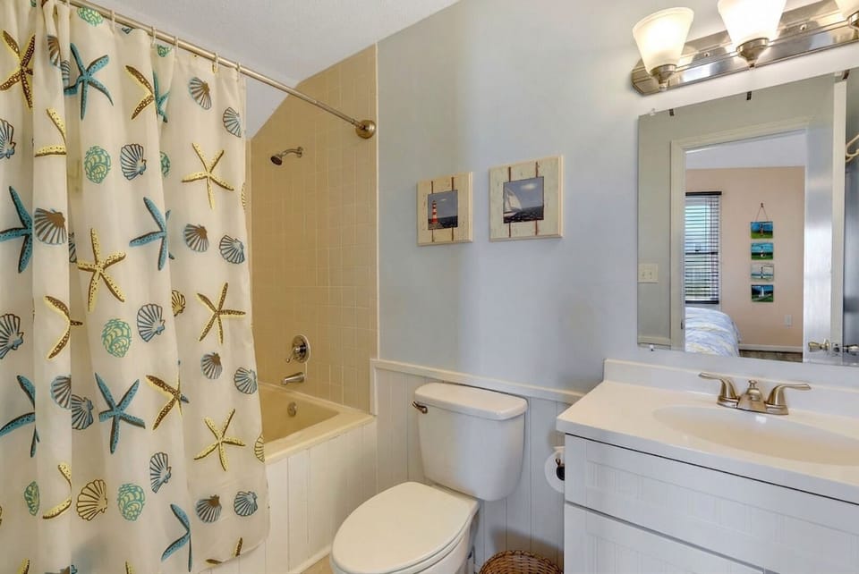 Upstairs Master Bathroom