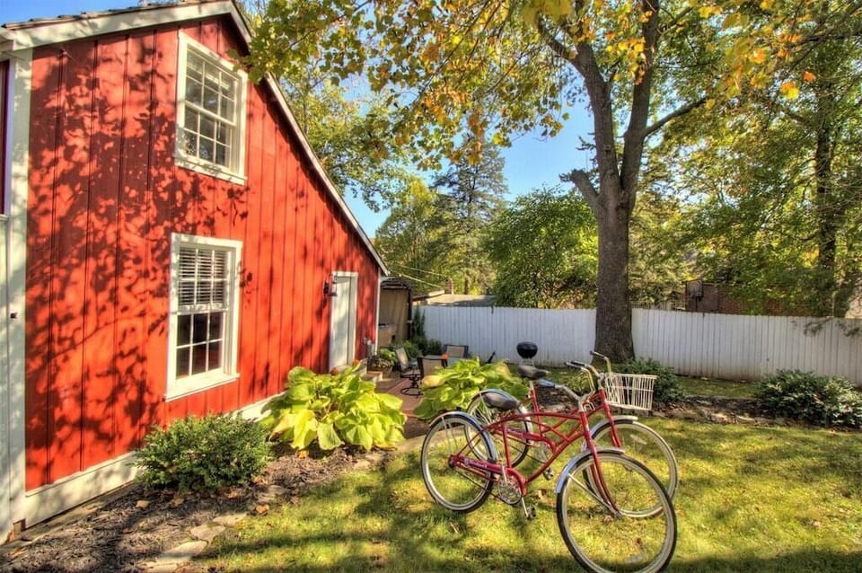Two bikes for your use! 