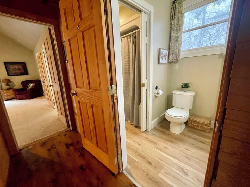 This is right outside of the twin bedroom