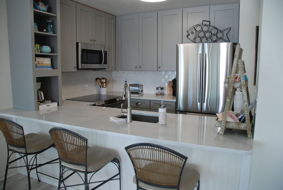 All new kitchen  cabinets stainless steel appliance,
quartz counter tops. 