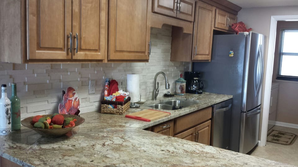Beautiful Kitchen, granite counter tops and stainless appliances