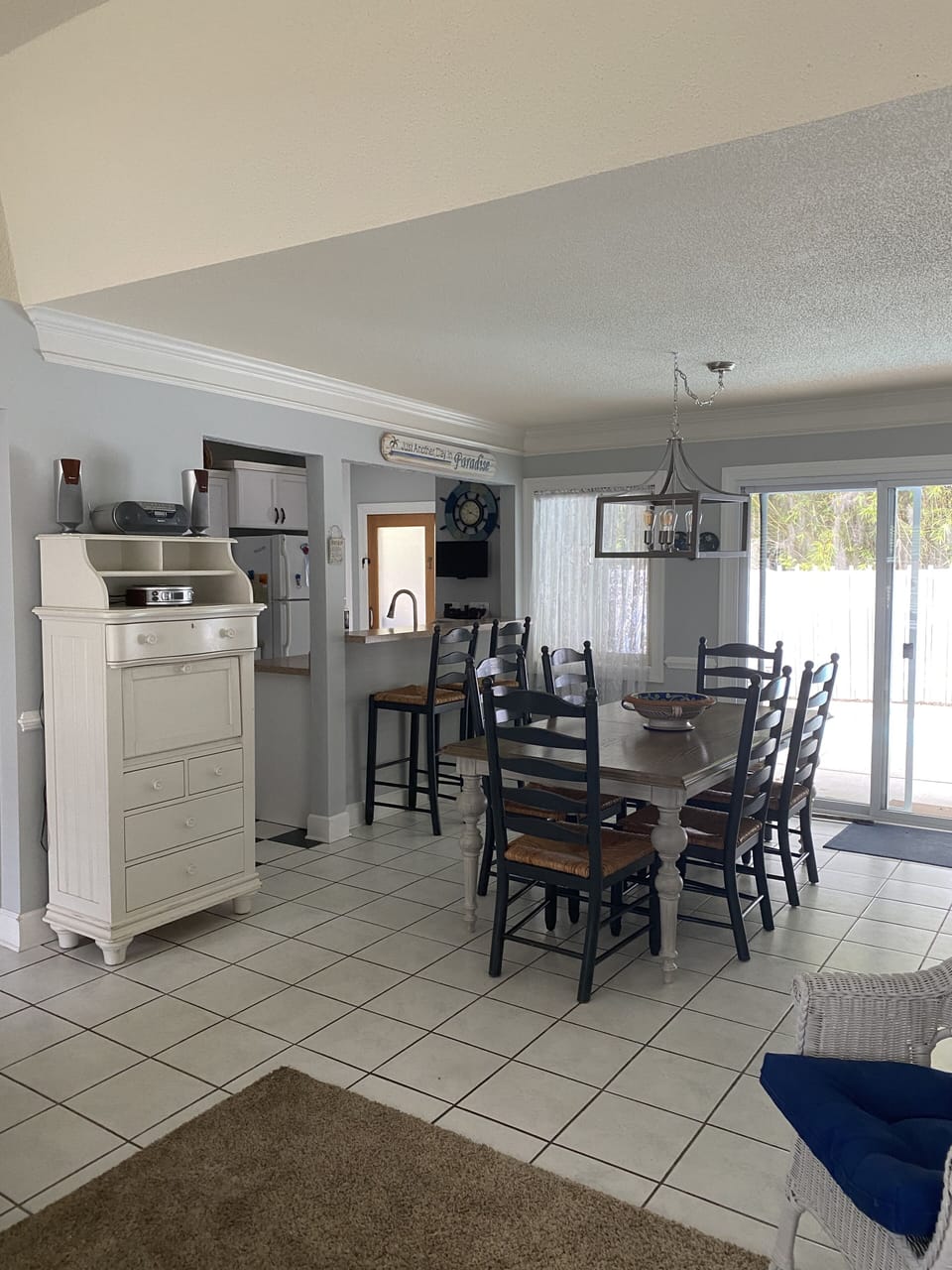 Many happy vacation memories are made around this dining table:)