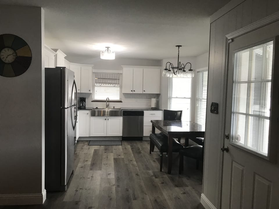 Lower/Main level kitchen and dining