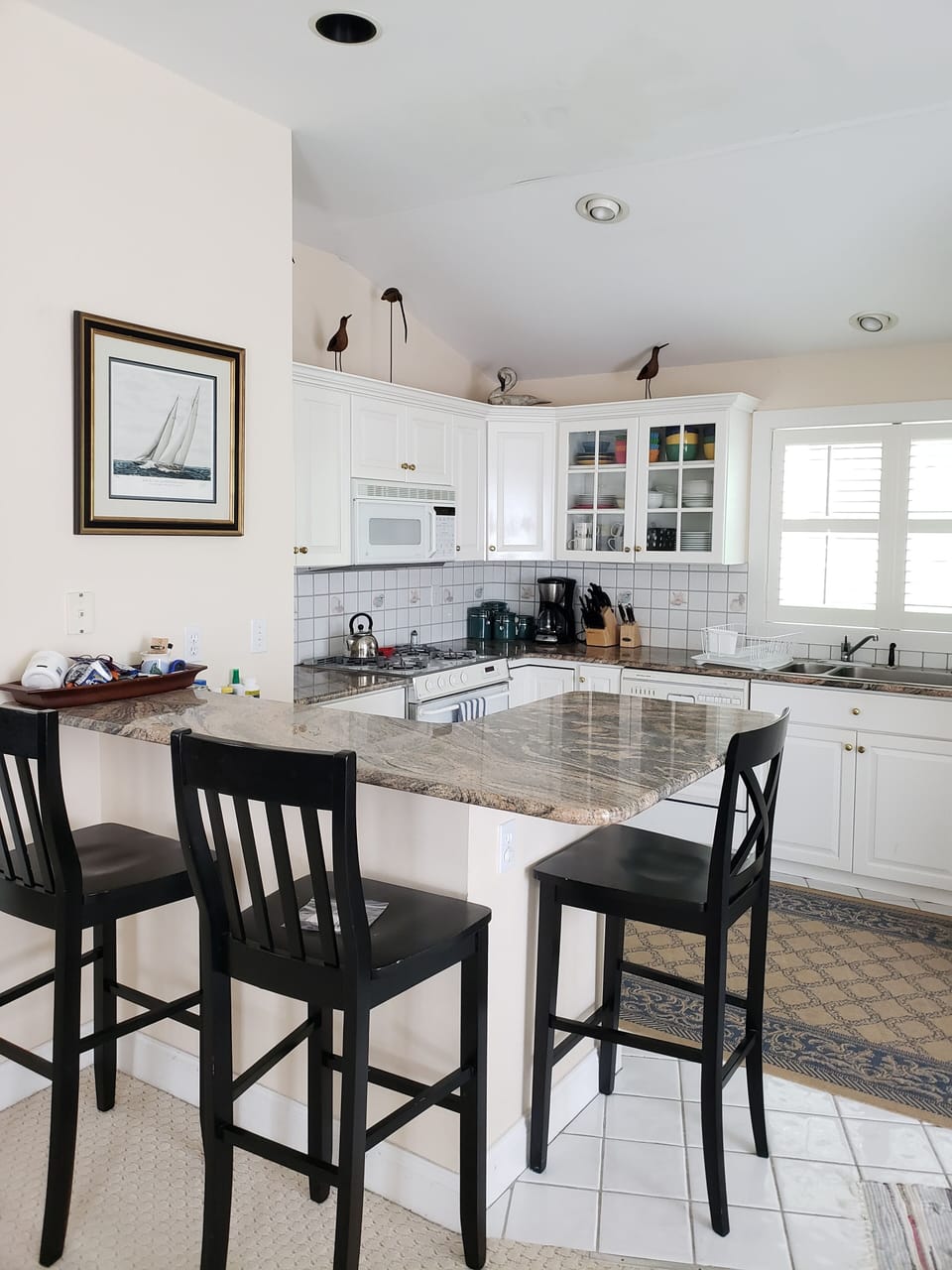 Kitchen with counter eating space