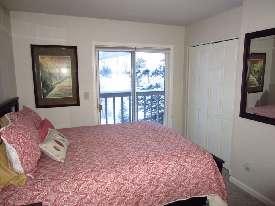 3rd bedroom - deck