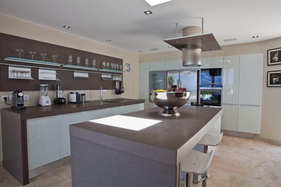 Kitchen fully equipped