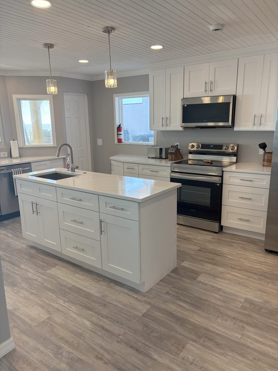 Kitchen with all you need to prepare and/or serve meals if you choose to eat in
