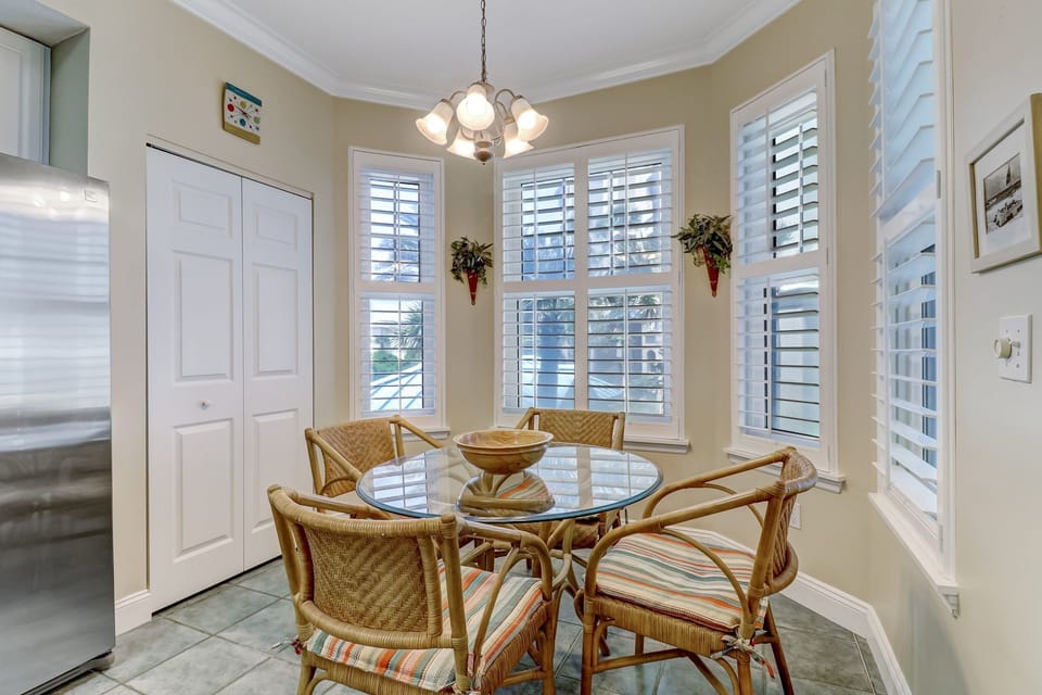 Breakfast Nook Seating 4