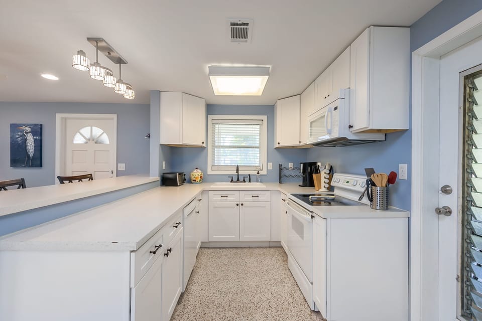 New Eat In Kitchen