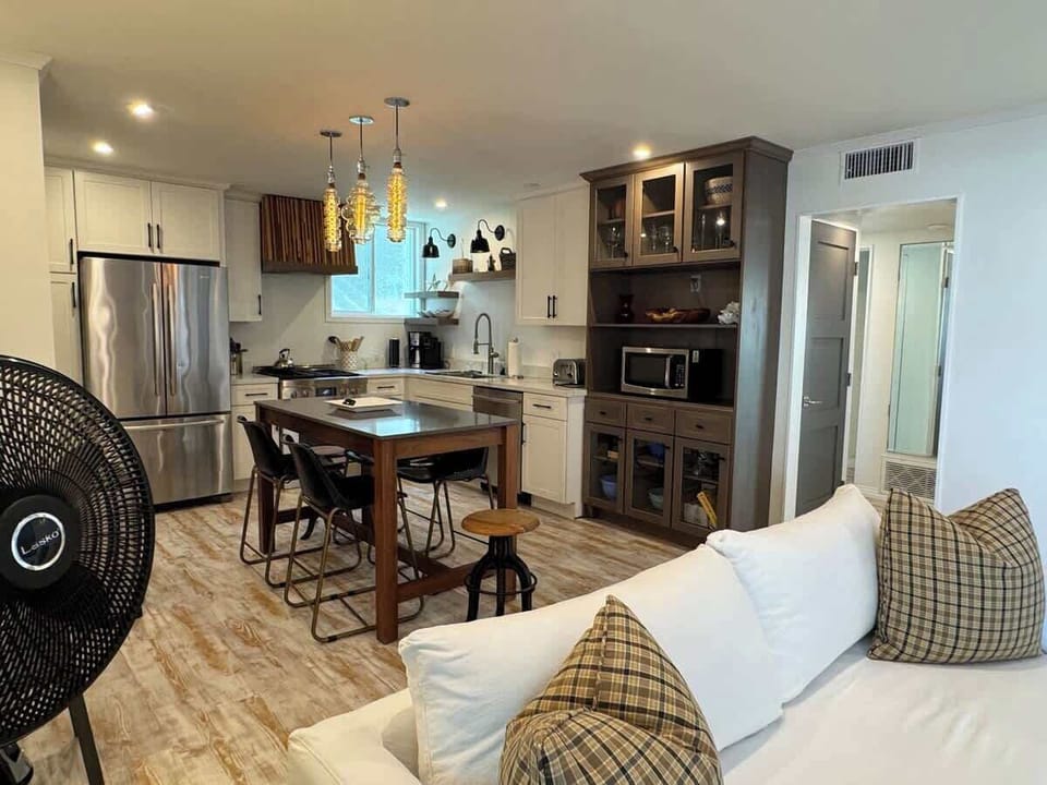 KITCHEN IN GREAT ROOM