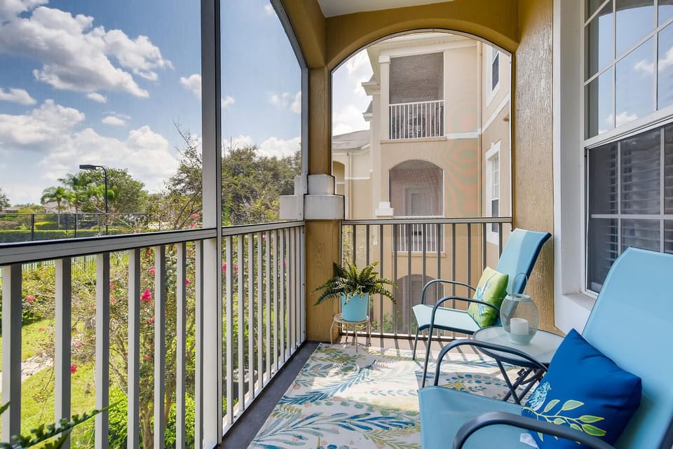 Screened Balcony