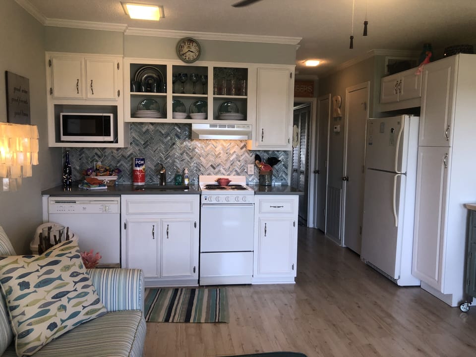 Kitchen we have Keurig that brews both k cup and regular coffee 