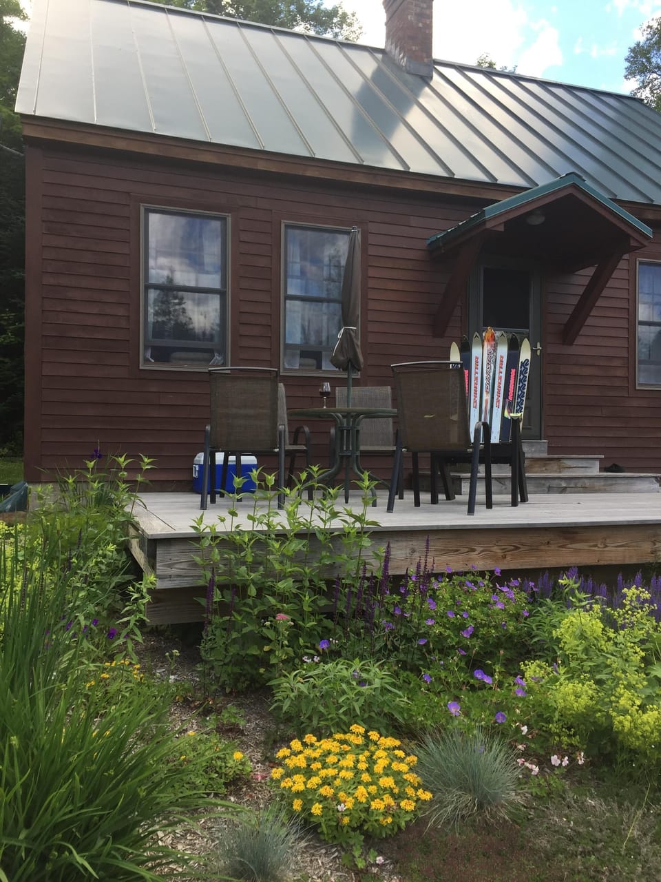 front porch great for hanging out or getting ready for a day outdoors