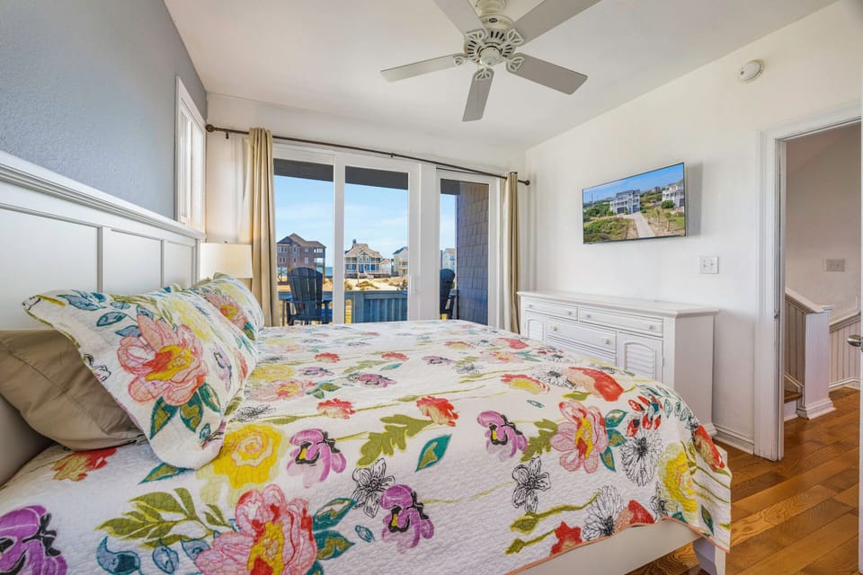 Surf or Sound Realty - 584 - Skipper's Gig - Bedroom 1 -2
