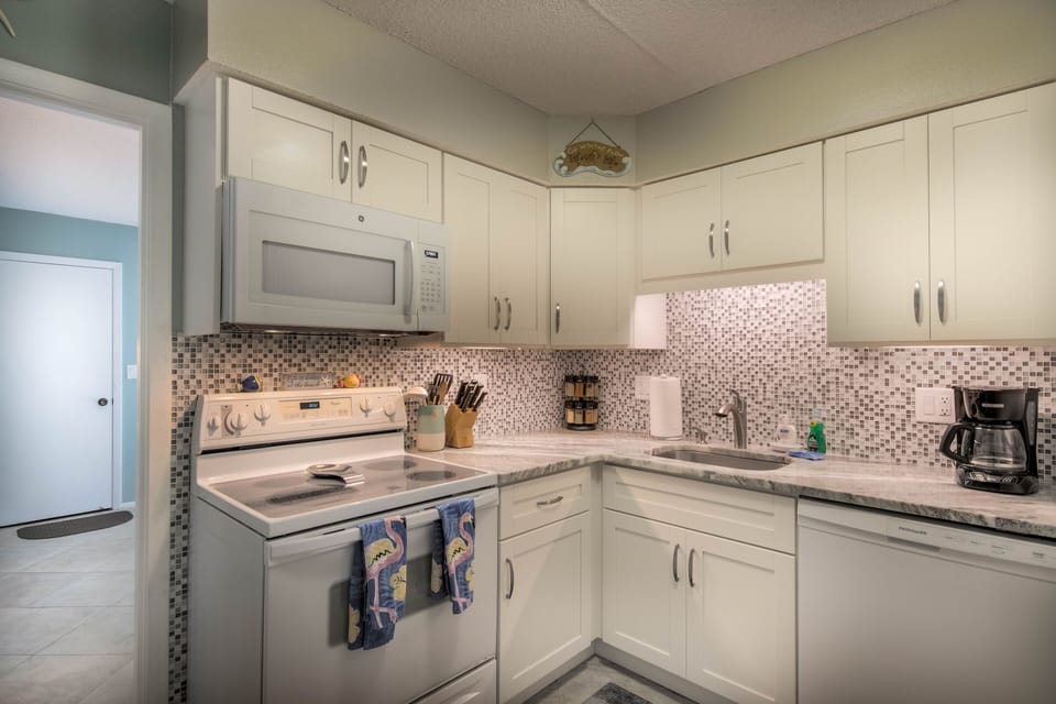 Fully Stocked Kitchen