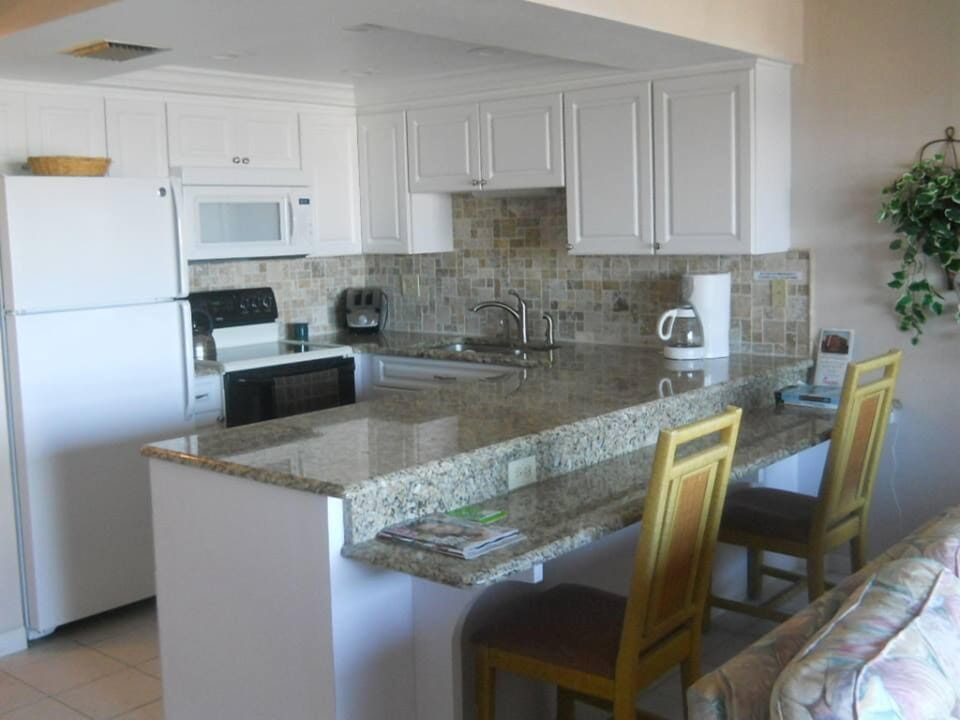  Fully Stocked with Dishes, Cook Ware, etc. for you to stay longer 4weeks 10%off