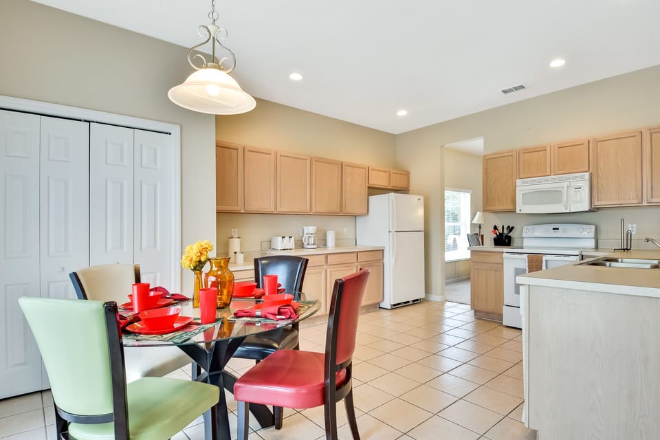 Breakfast area and open kitchen