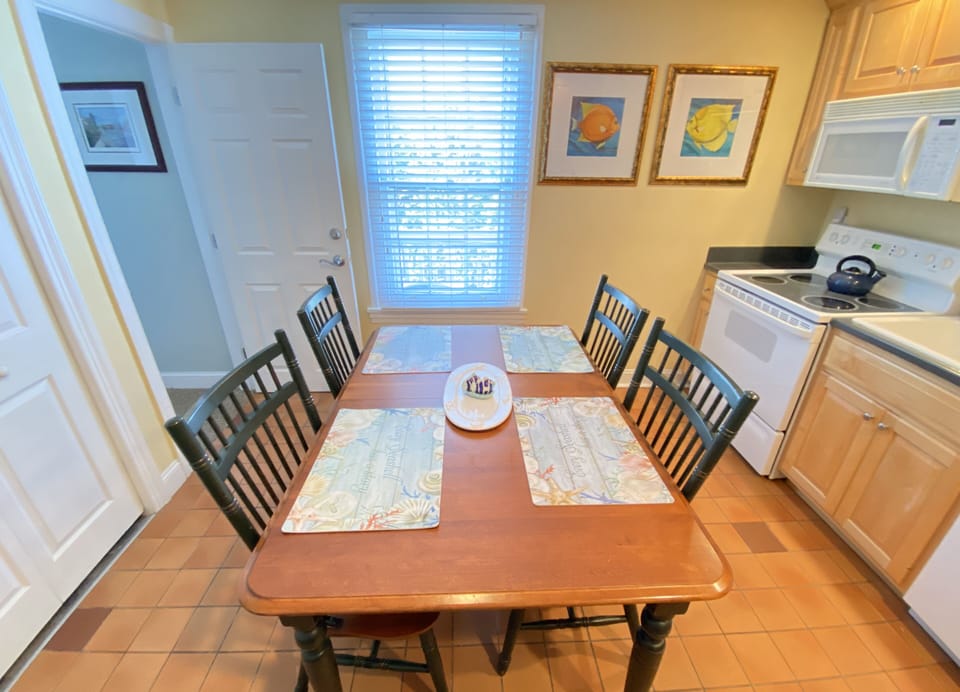 Another view of the kitchen.