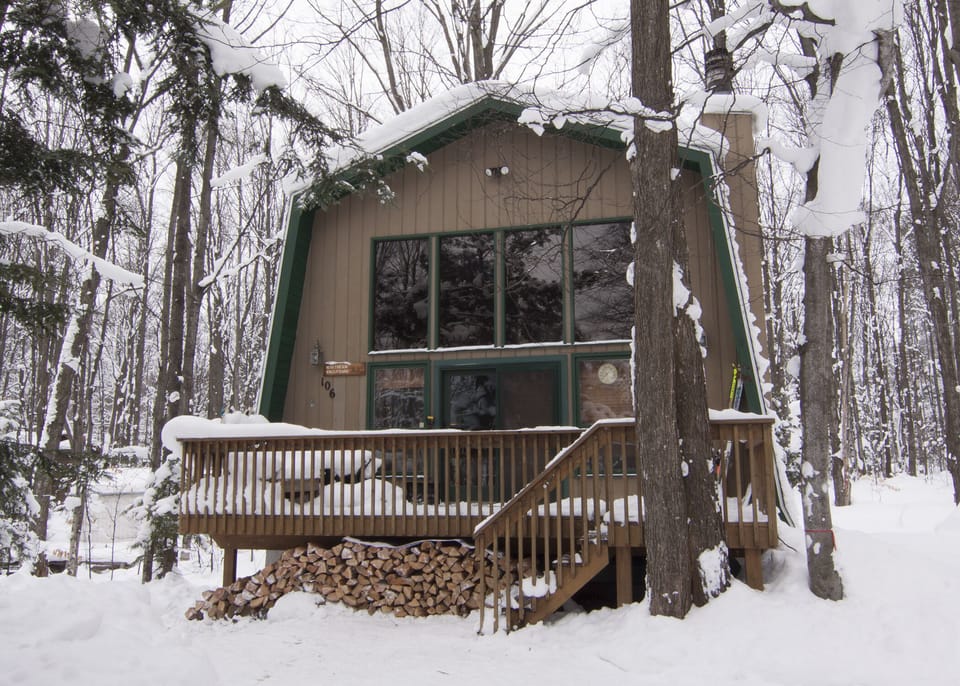 Winter Wonderland; XC, Snowshoeing , Skiing ,Snowmobiling nearby!