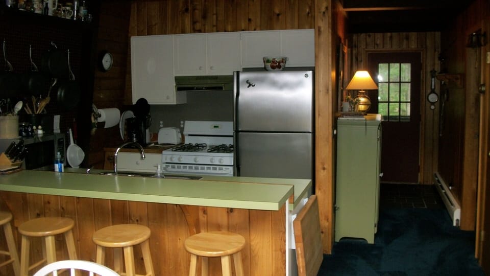 Well stocked kitchen for cooks!