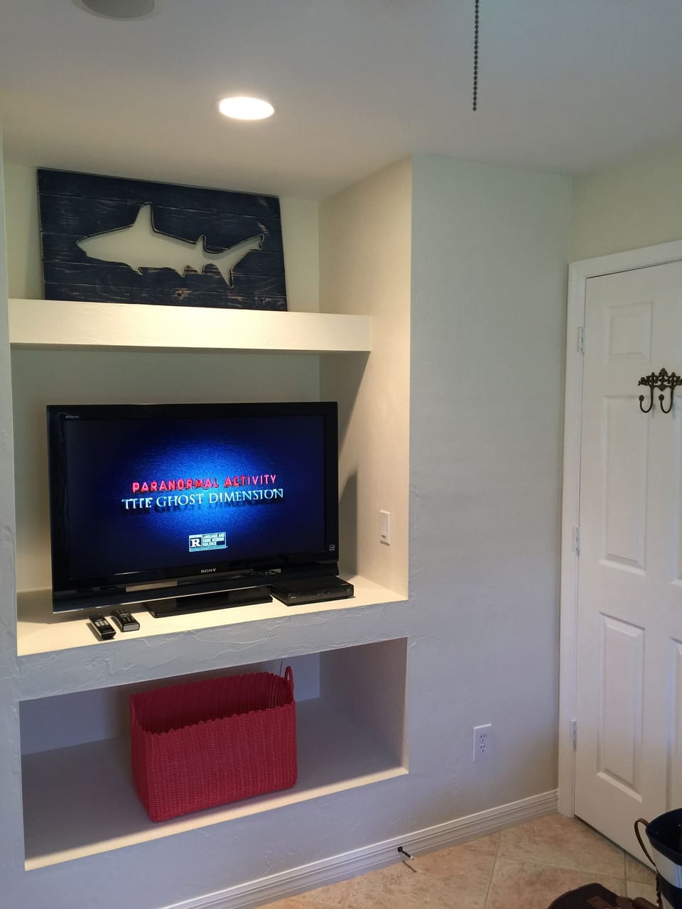 Twin Bedroom with 40" TV