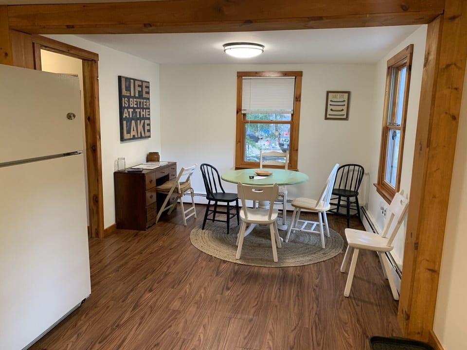 Eat in kitchen area 