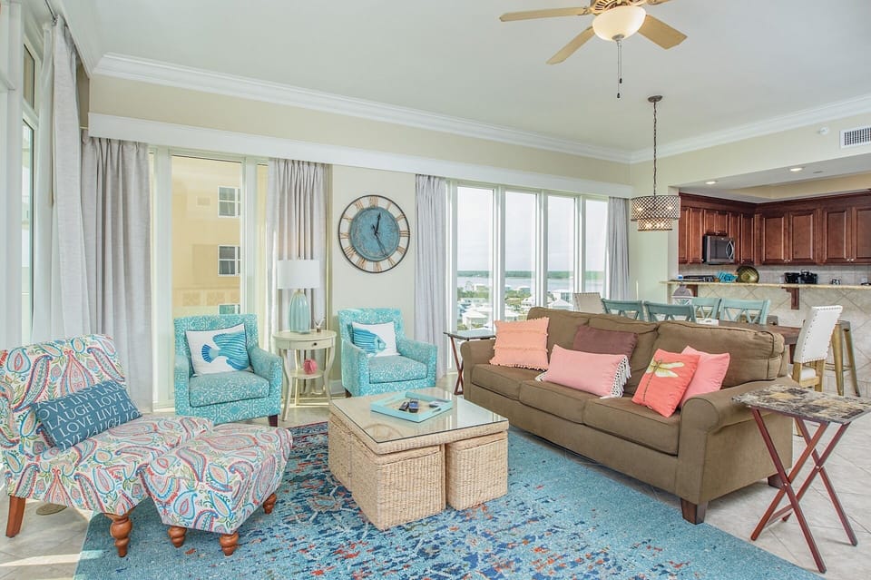 More ceiling to floor window walls and view of Little Lagoon to the North.