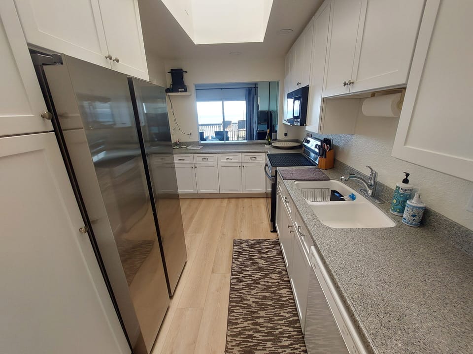 Enjoy the ocean view from the kitchen.