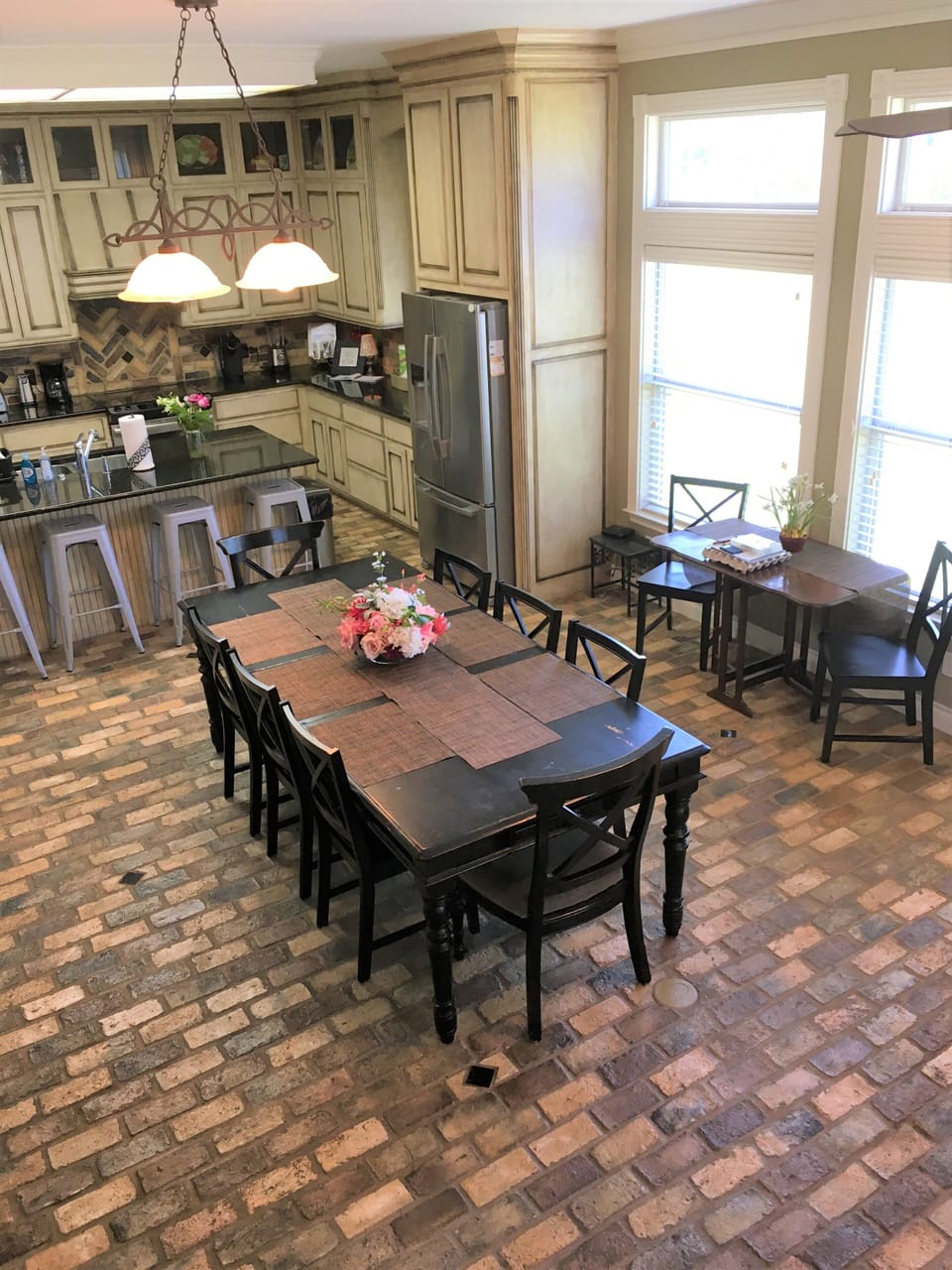 Kitchen/Dining area.