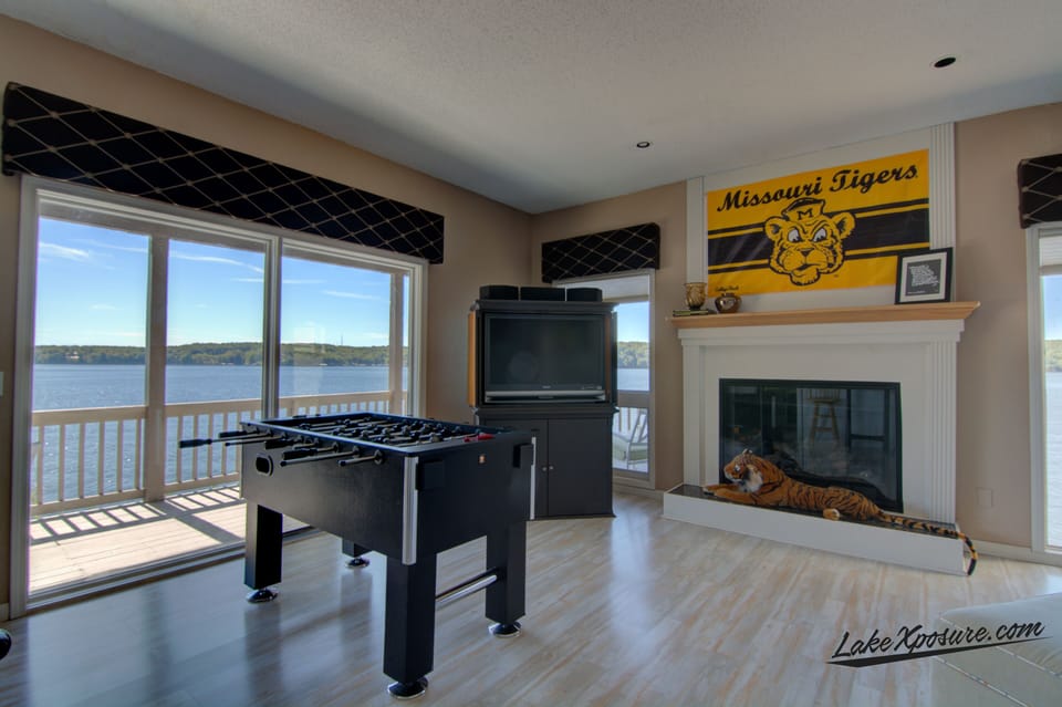 Downstairs game room with pull out sofa. 