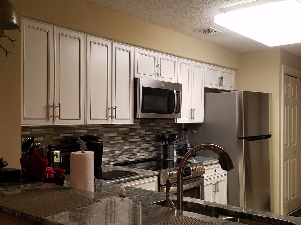 New Kitchen - Cabinets, Appliances, Granite!
