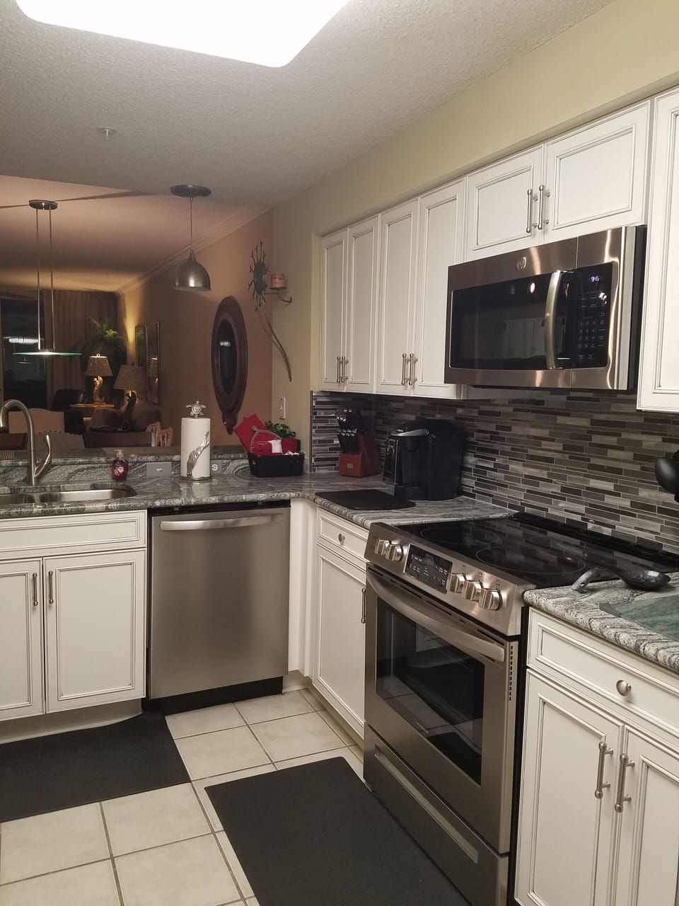New Appliances,  Cabinets,  Granite!