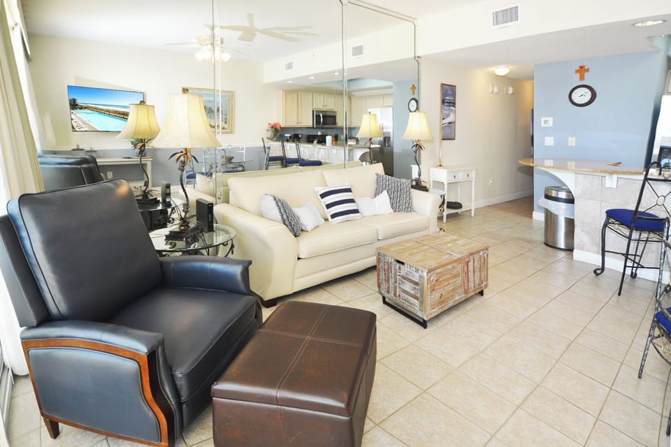 Living Room - 
Waters Edge Resort 313 Fort Walton Beach Okaloosa Island