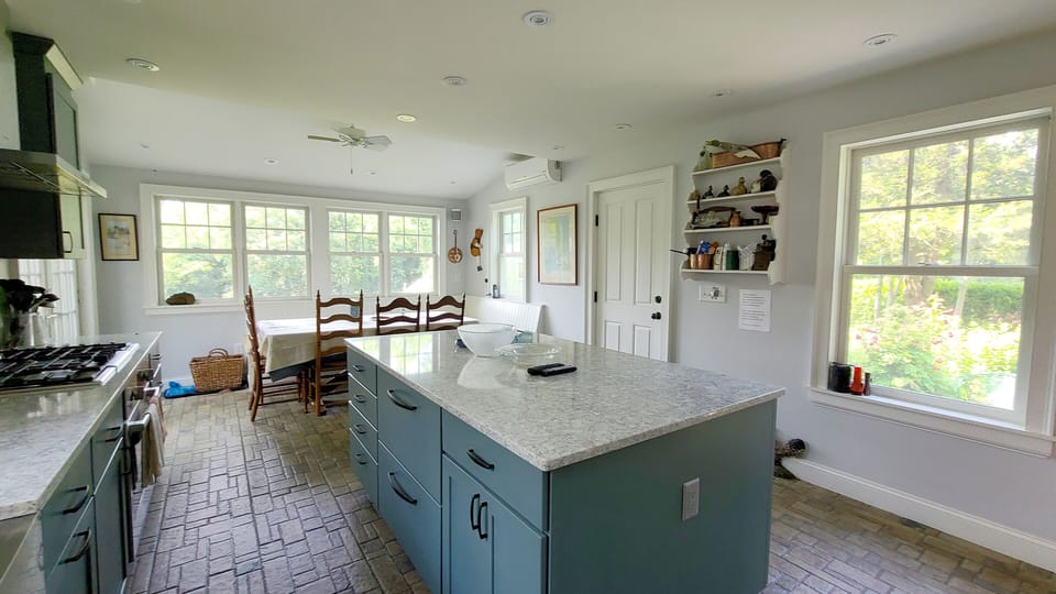Eat in kitchen with large center island