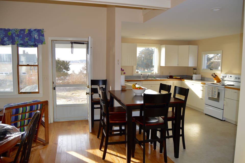 Breakfast bar