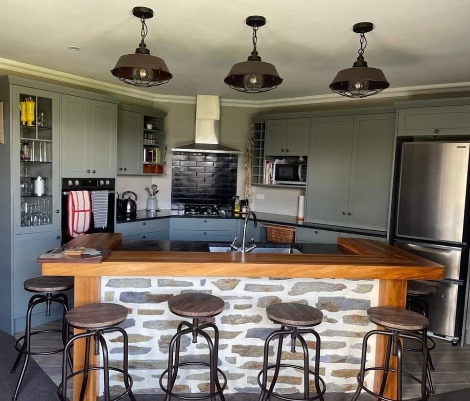 Kitchen (fully equipped!)