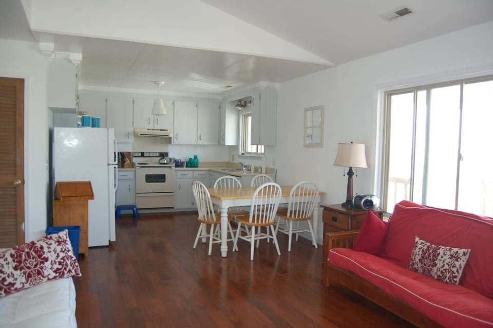 Open kitchen and living room.