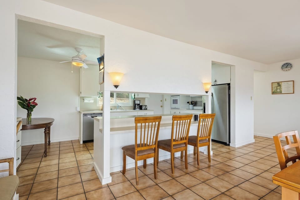 breakfast nook by kitchen