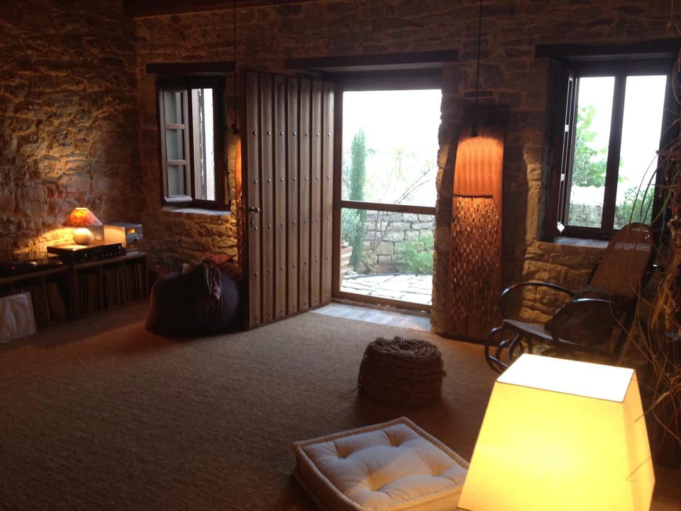 Main Sitting Room, Door to Garden