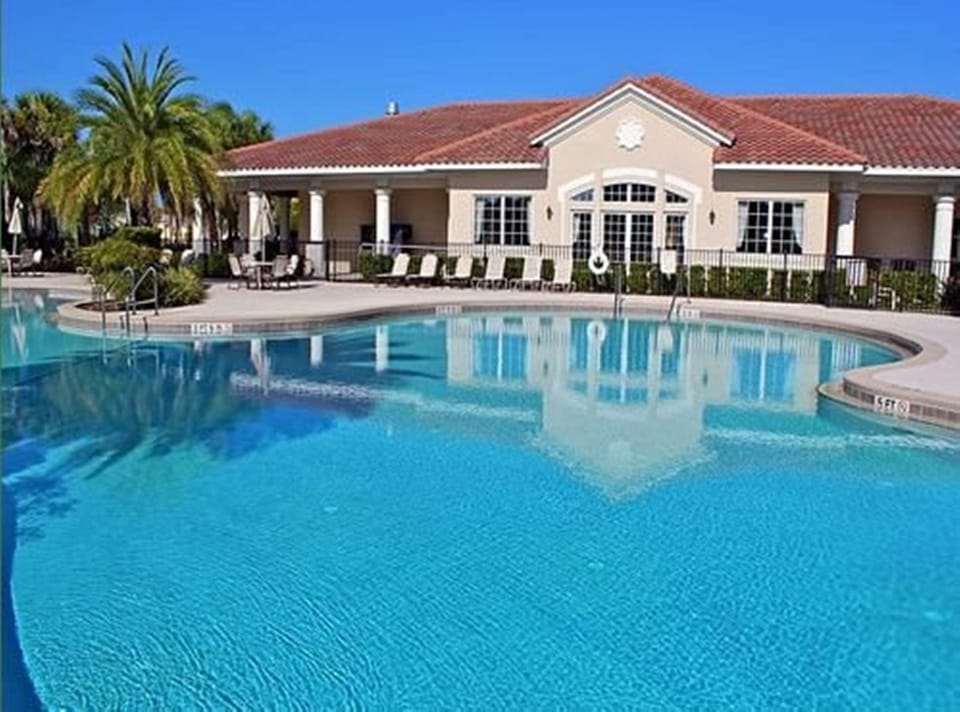 beautiful clubhouse heated zero entry pool 
