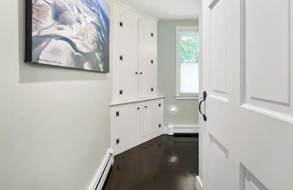 1st Floor Bath