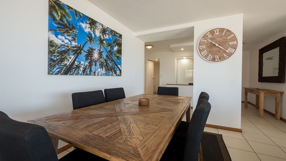 Dining Area South East Apartment