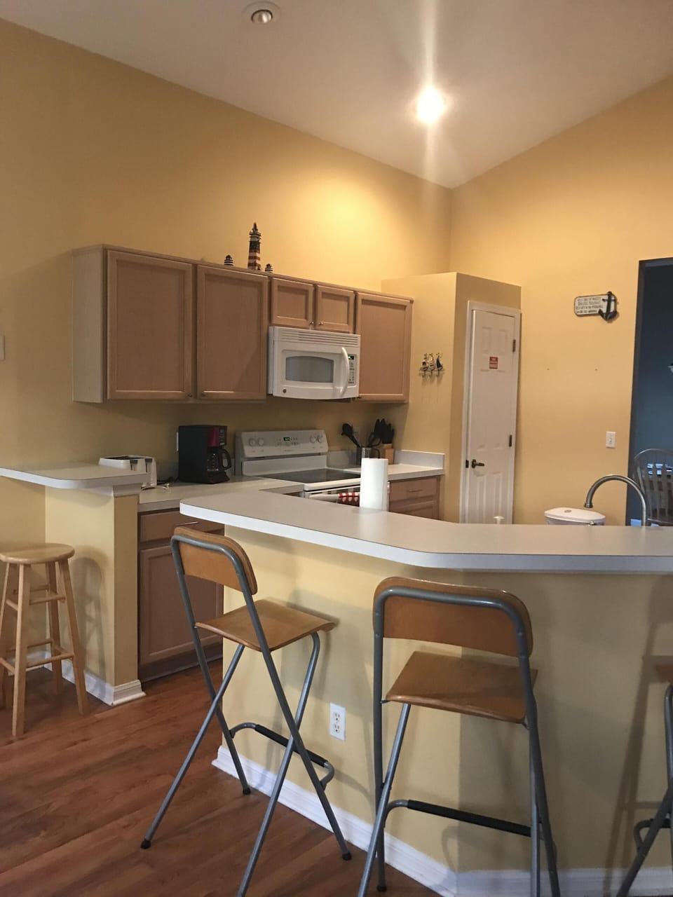 Kitchen & Counter
