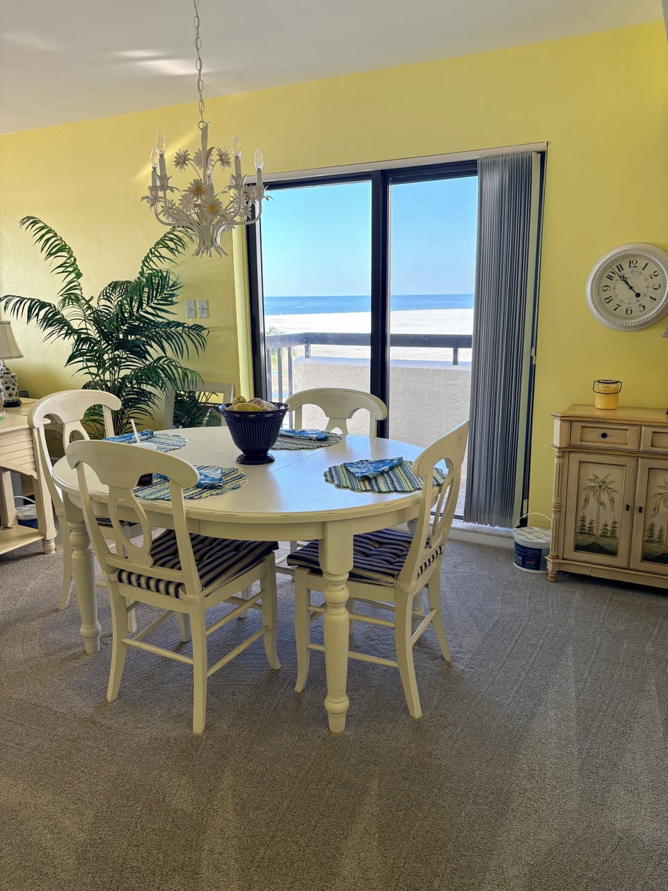 Dining room and second balcony