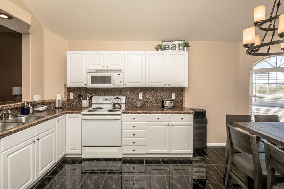 Lots of room to prepare meals 