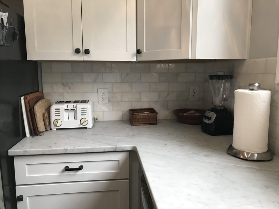 Fully furnished kitchen to make your perfect meals. 